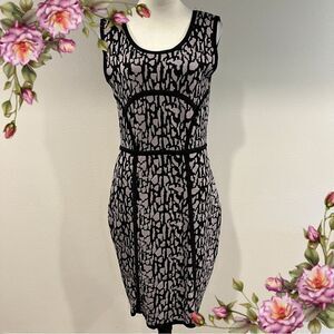 Carmen Elegant Black and grey‎ Patterned sleeveless sweater Dress size large